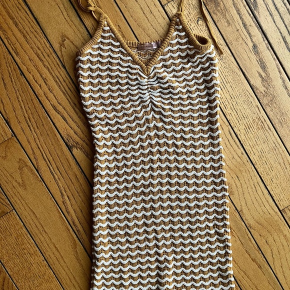 Knit detail dress - Picture 2 of 7